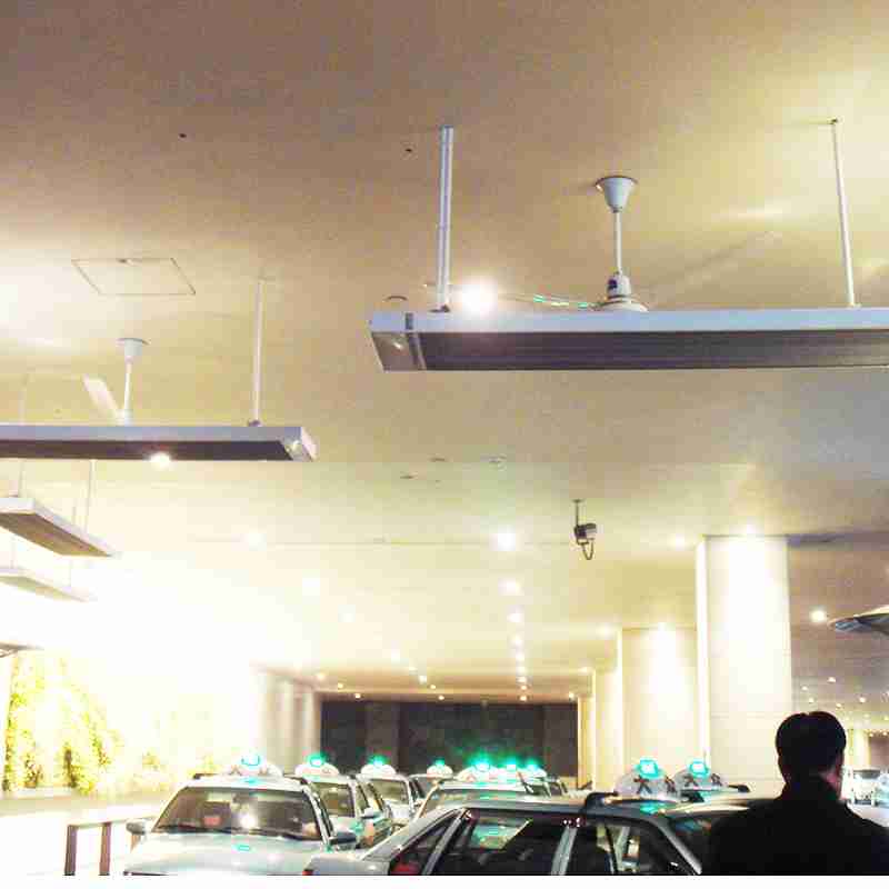 出租車(chē)乘客待客區(qū)加熱采暖 遠(yuǎn)紅外電熱輻射采暖加熱器