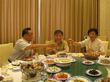 瓷網遍訪陶藝名家淄博行——國際著名陶瓷專家劉凱民