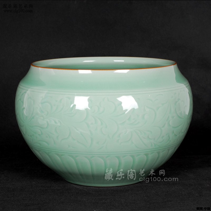 陳愛明《梅子青刻花牡丹罐》