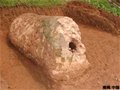 四川現(xiàn)清代碗墓 近千只青花瓷碗疊砌而成(圖)