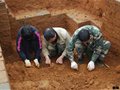 江西發(fā)現(xiàn)1800年前墓葬群 出土大量陶器和青瓷器