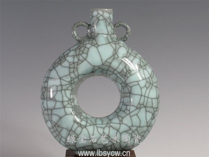 中國工藝美術(shù)師徐朝興與現(xiàn)代哥窯瓷器(圖)