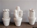 一組與花朵有關(guān)現(xiàn)代陶藝作品