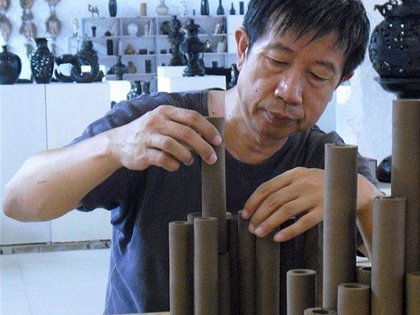 傳承黑陶文化的中國陶瓷藝術大師張福榮