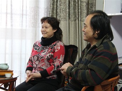 挈肩攜手鐫刻美麗瓷話——陶瓷藝術(shù)大師丁邦海與夫人黃玉雙