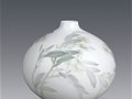”非遺進(jìn)清華“醴陵釉下五彩瓷燒制技藝傳承人陳利受大學(xué)生青睞