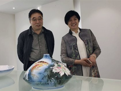 為生活繪上五彩的顏色——中國(guó)陶瓷藝術(shù)大師黃小玲