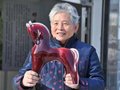 顏色釉女王鄧希平榮登“中國(guó)好人榜 獲敬業(yè)奉獻(xiàn)獎(jiǎng)”