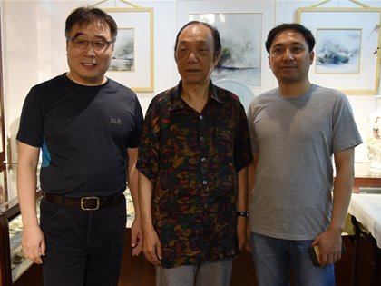 中國陶瓷藝術大師涂序生一行做客綠寶石藝術陶瓷館