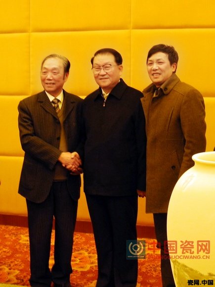李長春在景德鎮(zhèn)調(diào)研 涂序生等國大師現(xiàn)場獻藝